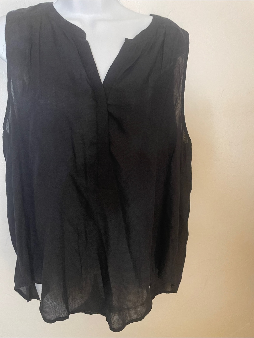 Lucky Brand Black Sleeveless Split V-Neck Blouse